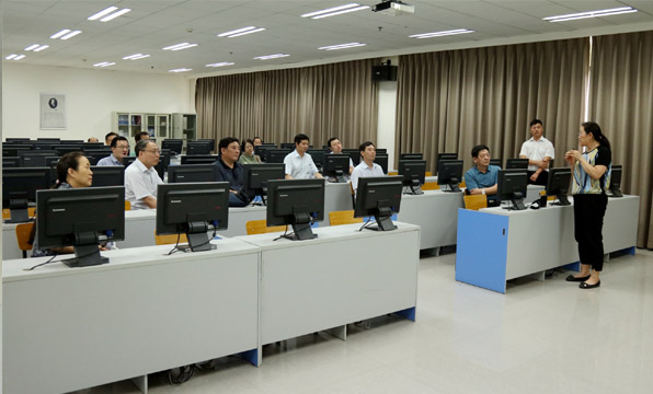 调研组考察球友会官方网站实验实训中心